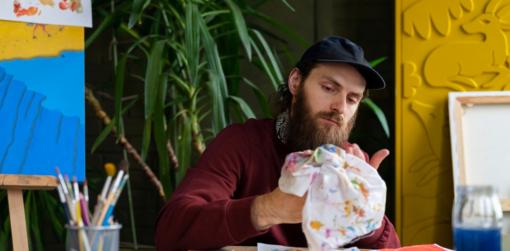 Hyperrealism vs. Abstract: What Defines ‘Art’ Today?